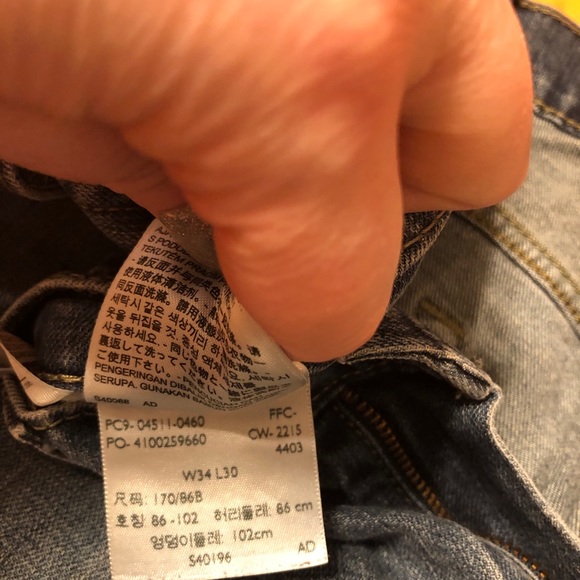 Levi’s - Picture 2 of 2